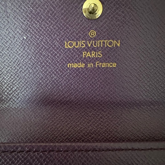 Authentic Louis Vuitton epi Leather Elise Wallet - Picture 6 of 10